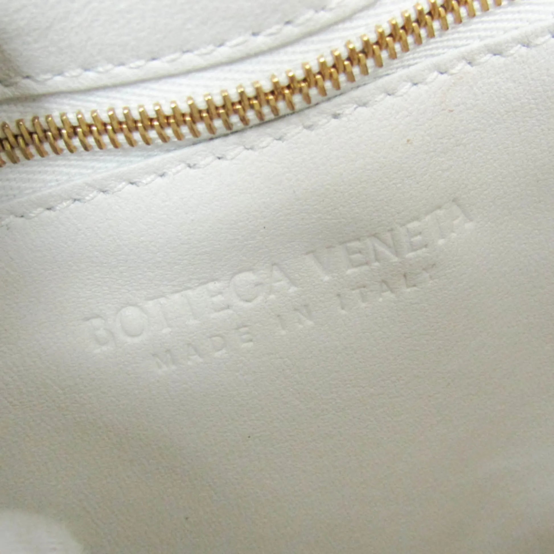Bottega Veneta Cassette Chain Padded Maxi Intrecciato Leather, White, Leather, Shoulder Bag