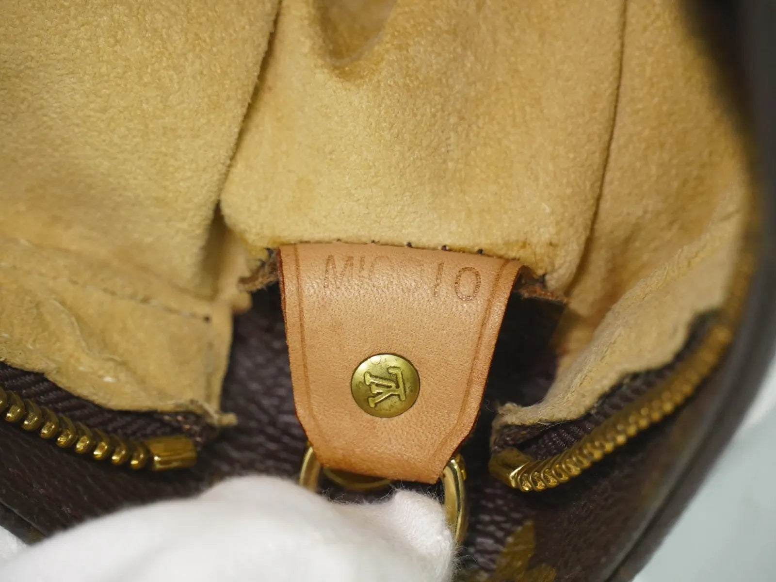 Louis Vuitton Monogram Looping Monogram Canvas, Brown, Canvas, Shoulder Bag