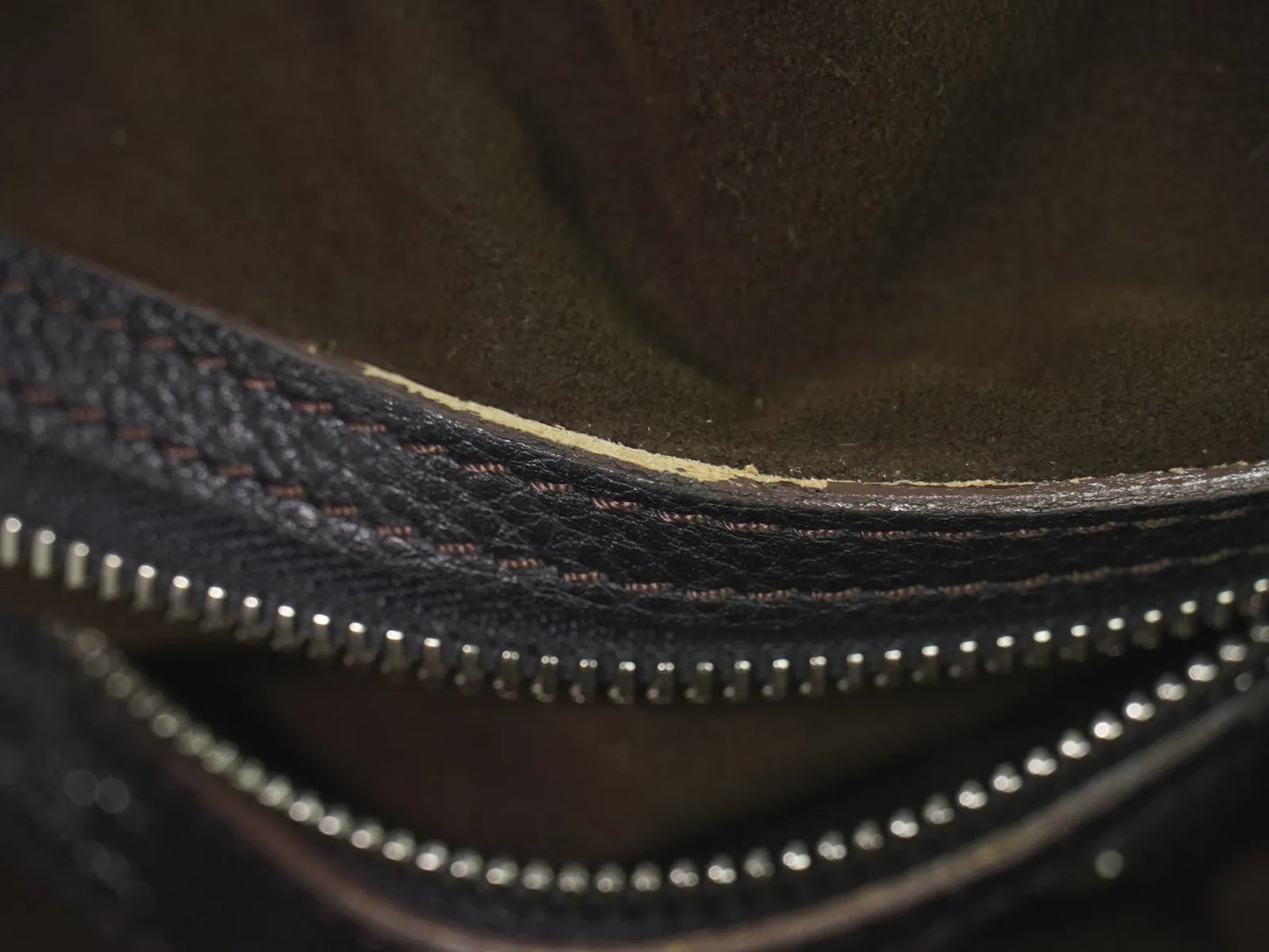 Louis Vuitton L Hobo Mahina Leather, Black, Leather, Shoulder Bag
