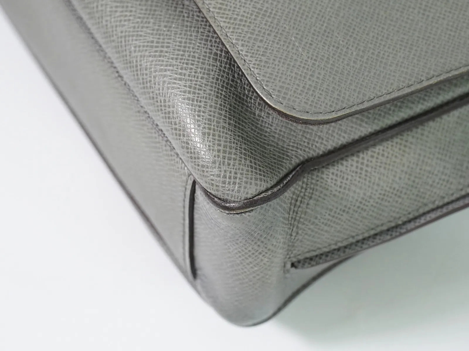 Louis Vuitton Roman Taiga Leather, Gray, Leather, Shoulder Bag