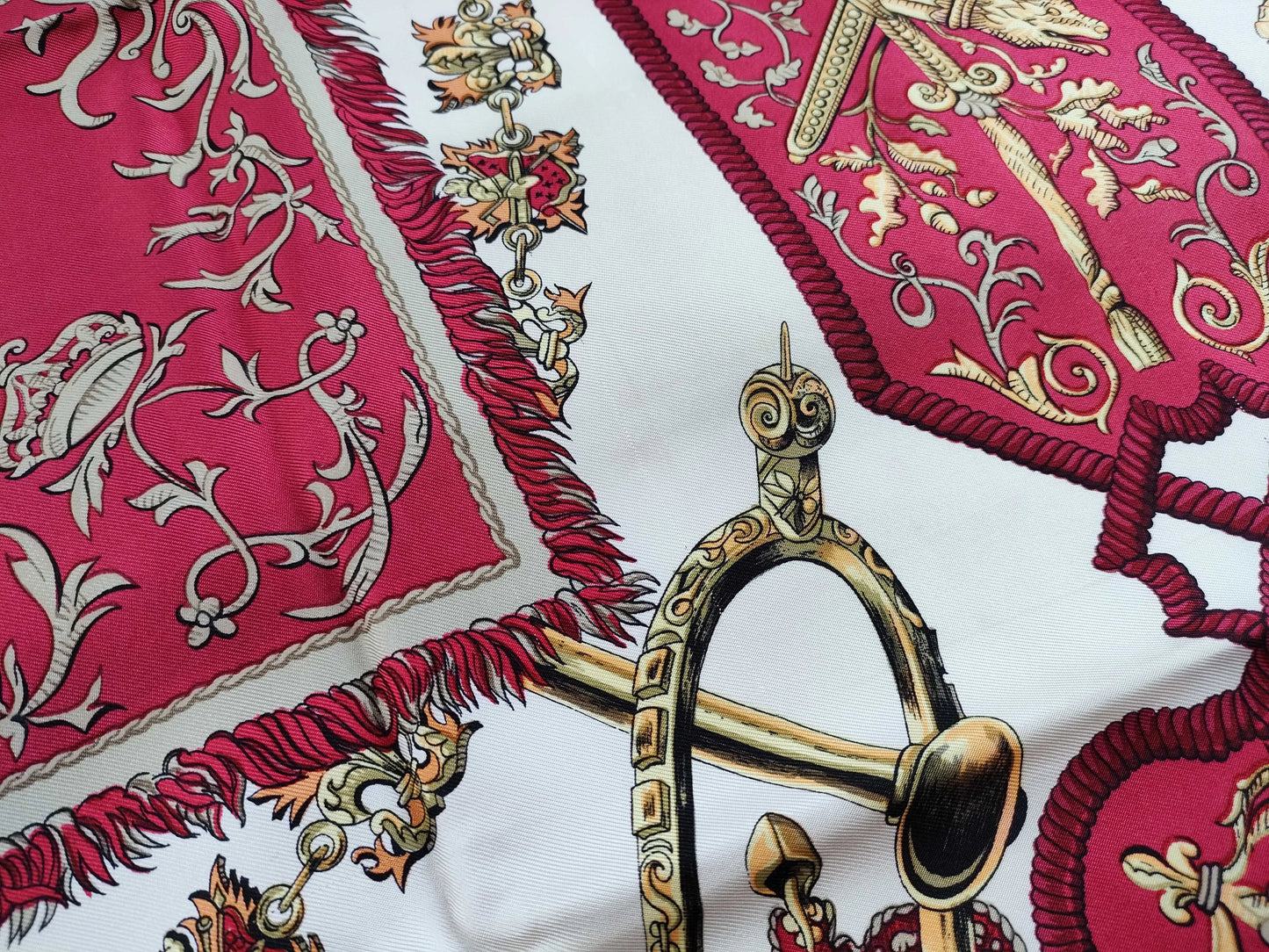 Hermes Carré 90 Silk multicolor, Multicolour, Silk, Scarf