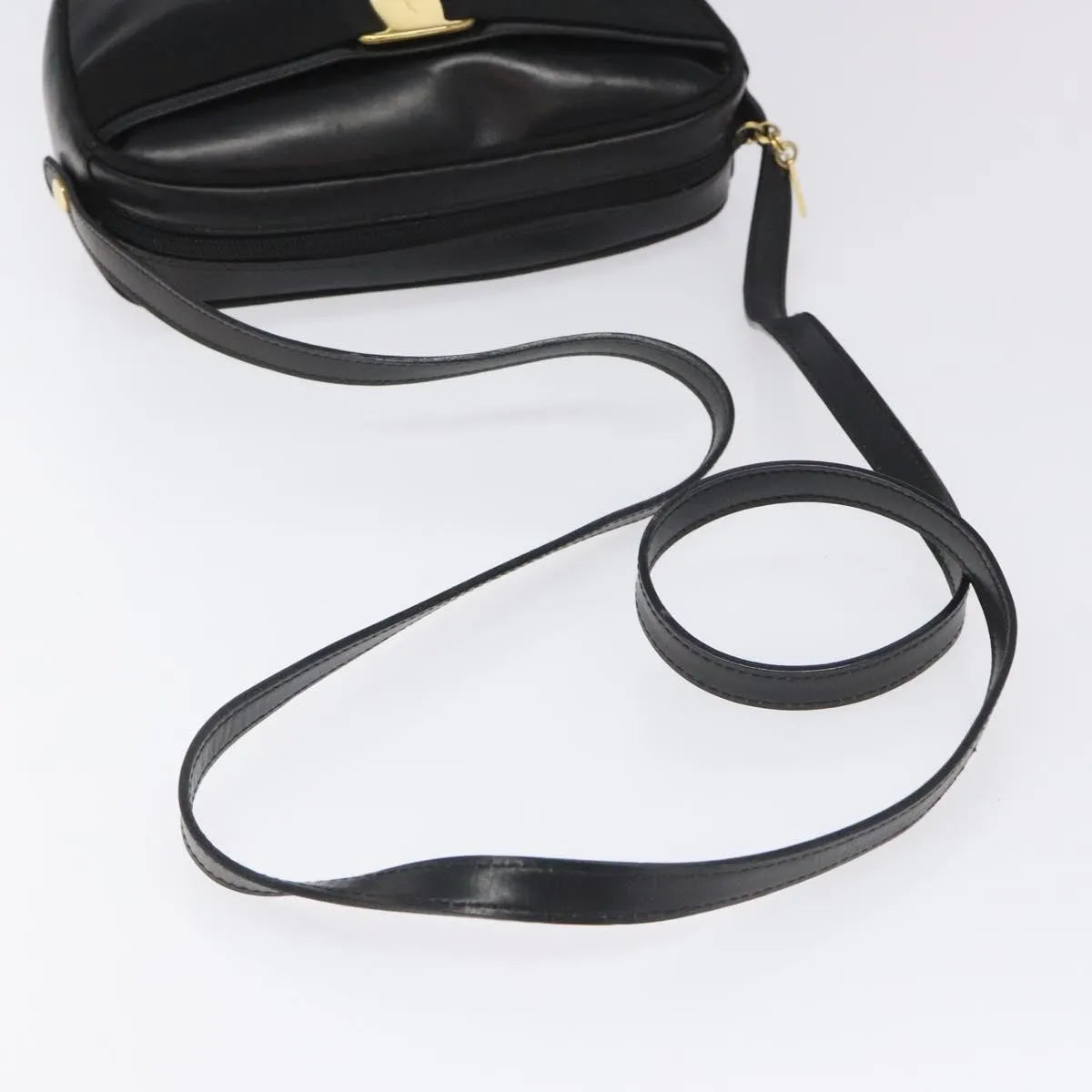 Salvatore Ferragamo Vara Bow camera Leather, Black, Leather, Shoulder Bag