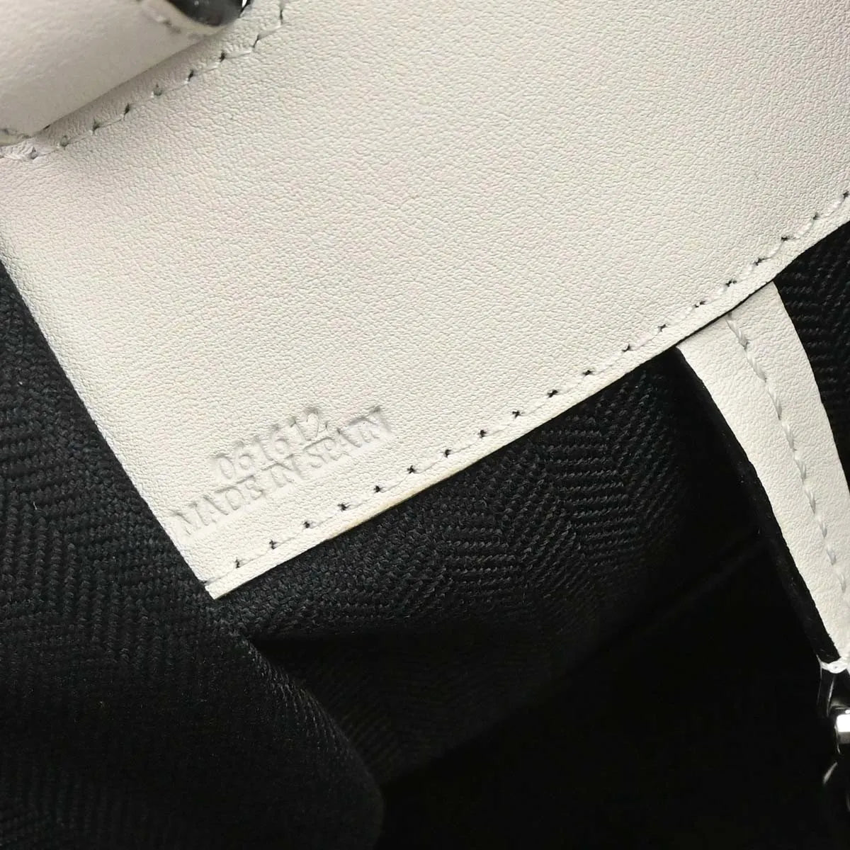 Loewe Hammock Leather, White, Leather, Handbag