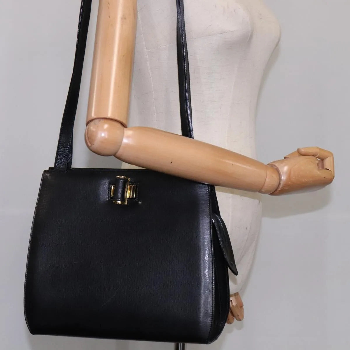 Salvatore Ferragamo Vintage Leather, Black, Leather, Shoulder Bag