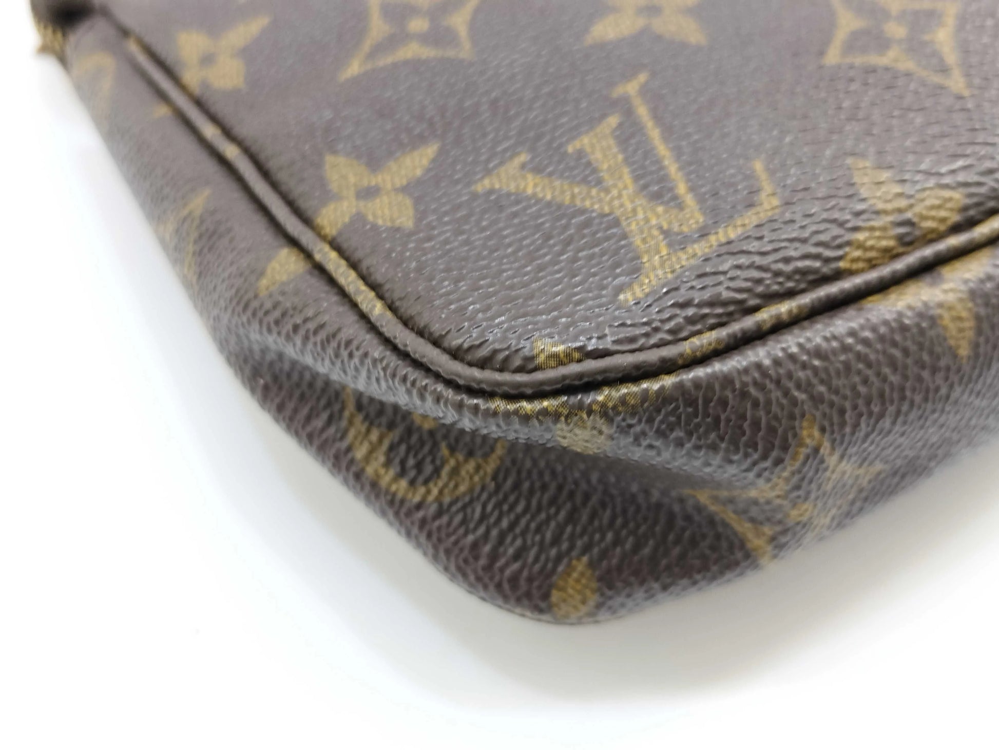 Louis Vuitton Louis Vuitton Monogramme Pochette Monogramme Canvas, Brown, Canvas, Clutch