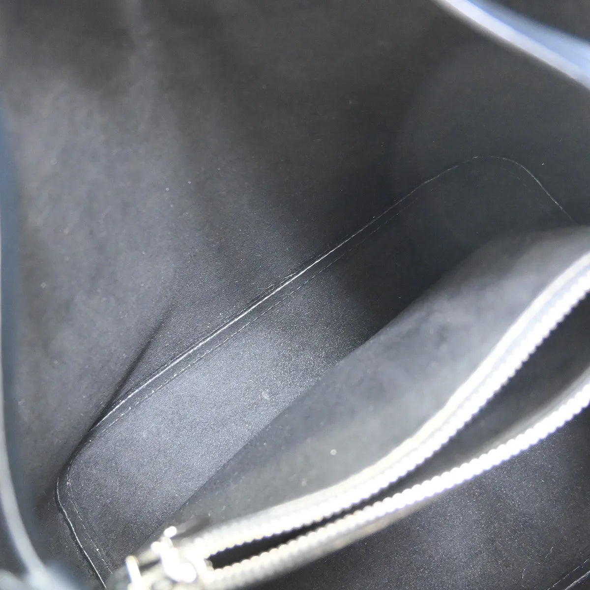 Louis Vuitton NeoNoe Epi Leather, Black, Leather, Handbag