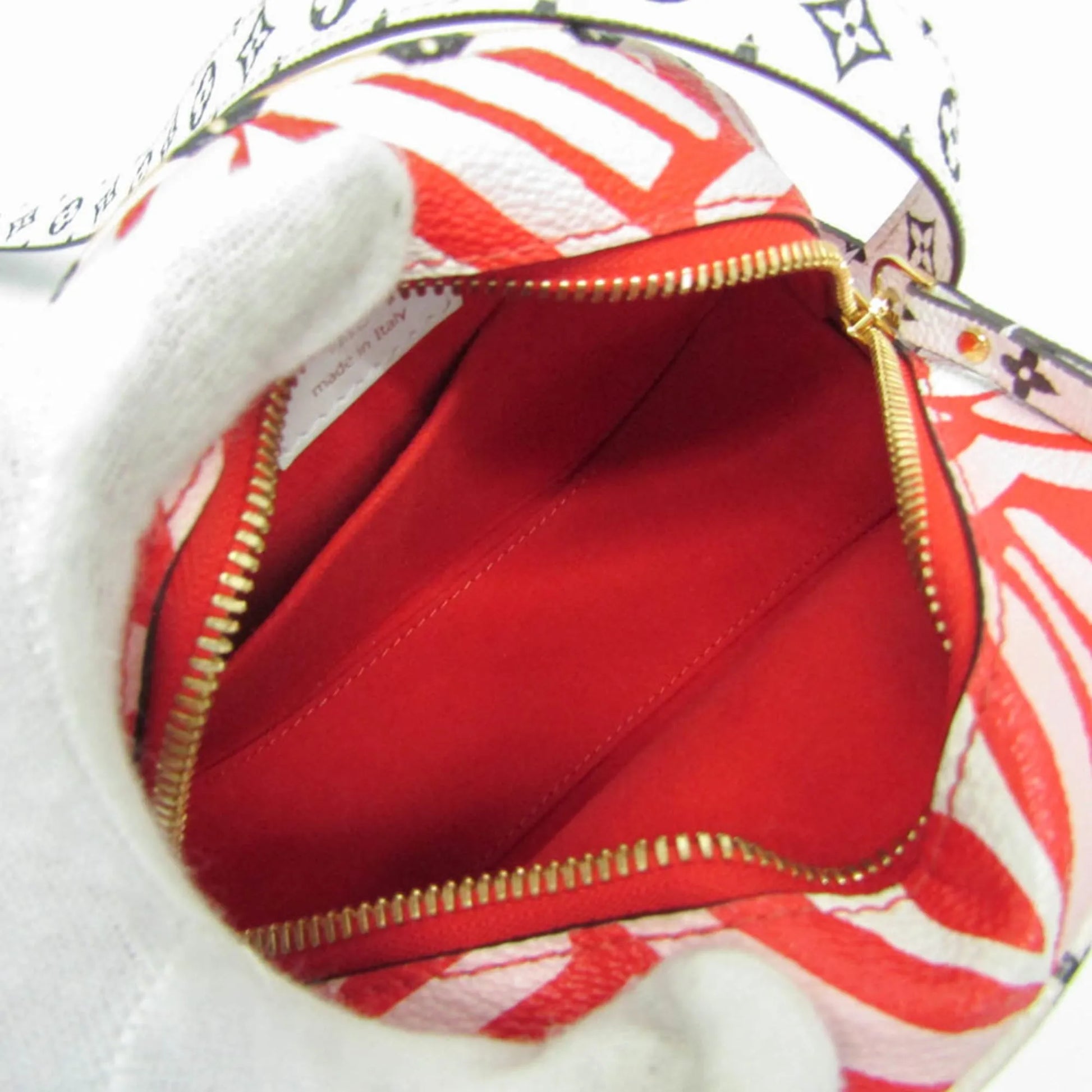 Louis Vuitton Boite Chapeau Souple Limited Edition Crafty Monogram Giant, White, PVC, Shoulder Bag