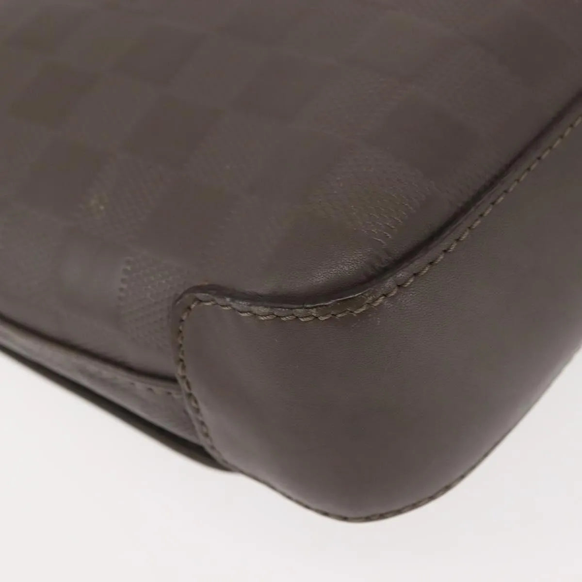 Louis Vuitton District Messenger Damier Infini Leather, Gray, Leather, Shoulder Bag