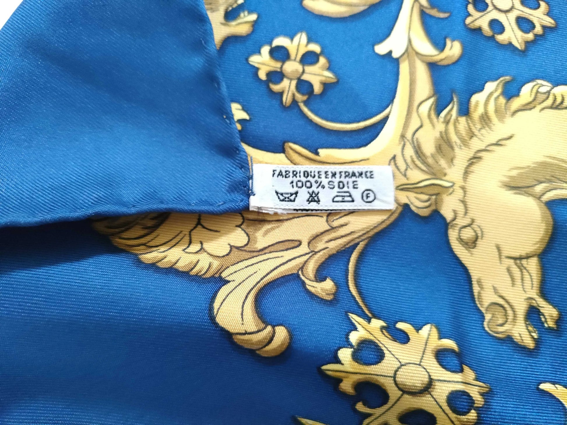 Hermes Carré 90 Silk multicolor, Multicolour, Silk, Scarf