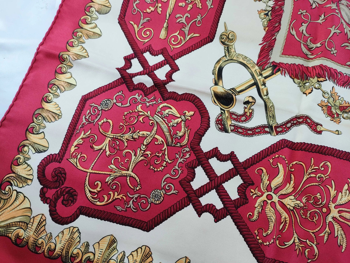 Hermes Carré 90 Silk multicolor, Multicolour, Silk, Scarf