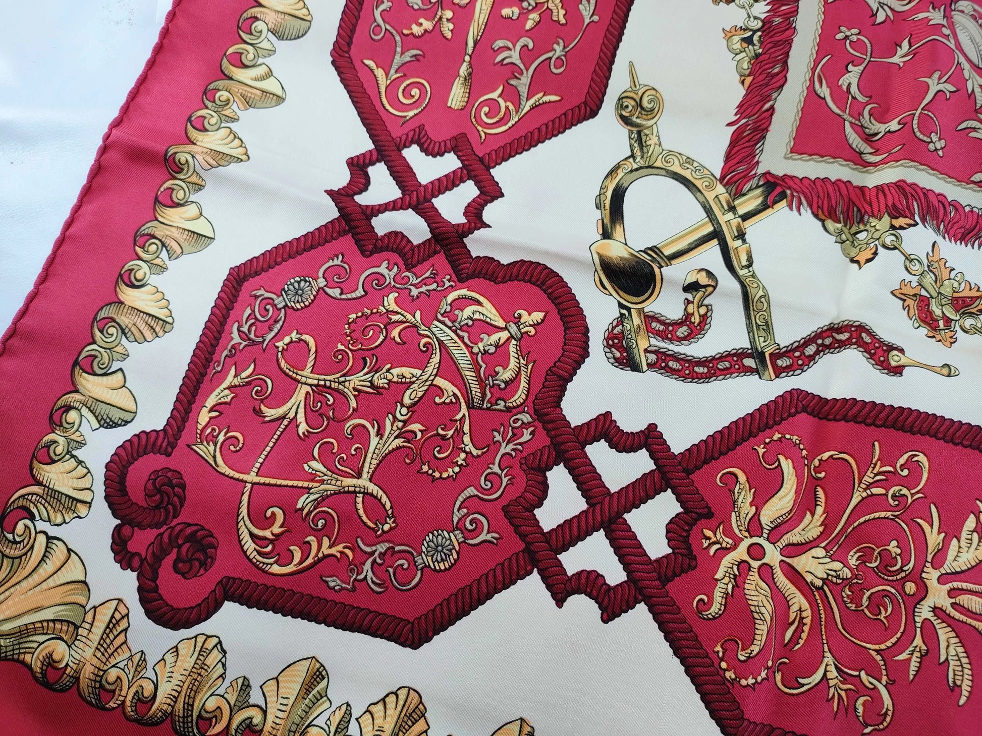 Hermes Carré 90 Silk multicolor, Multicolour, Silk, Scarf