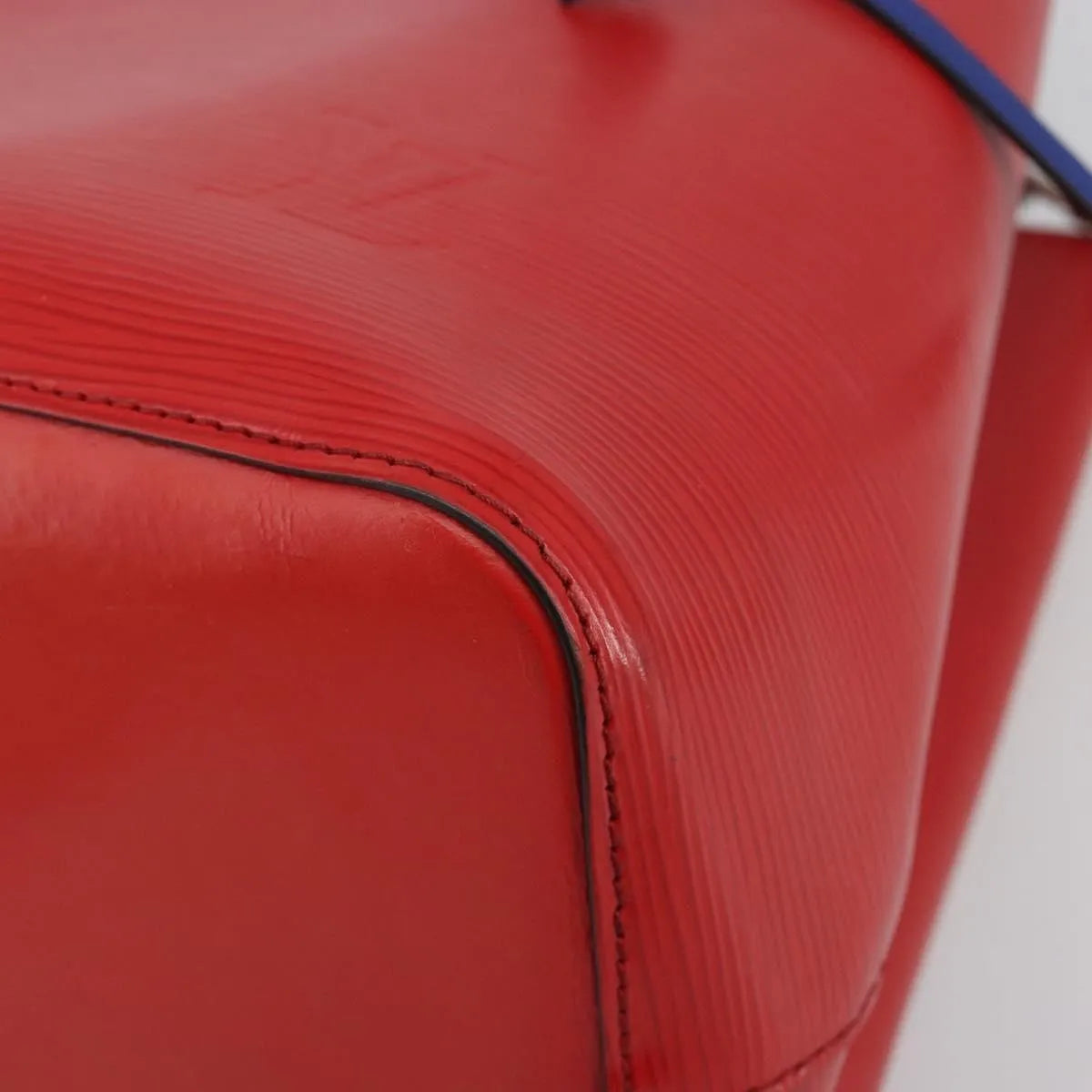 Louis Vuitton NeoNoe Epi Leather, Red, Leather, Handbag