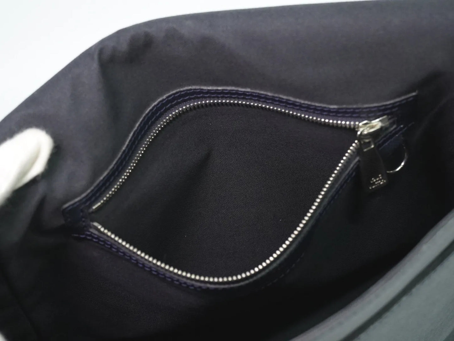 Louis Vuitton Roman Taiga Leather, Navy, Leather, Shoulder Bag