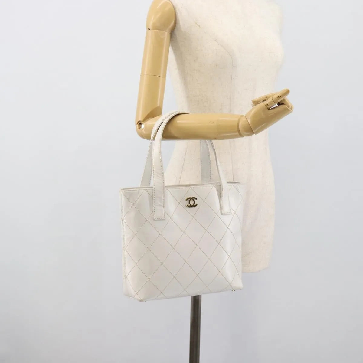 Chanel Surpique Tote Quilted Leather, White, Leather, Tote Bag