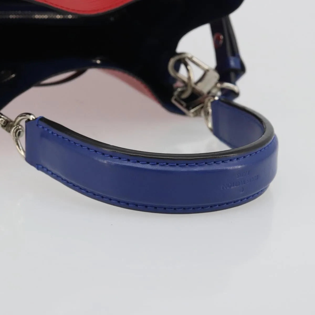 Louis Vuitton NeoNoe Epi Leather, Red, Leather, Handbag