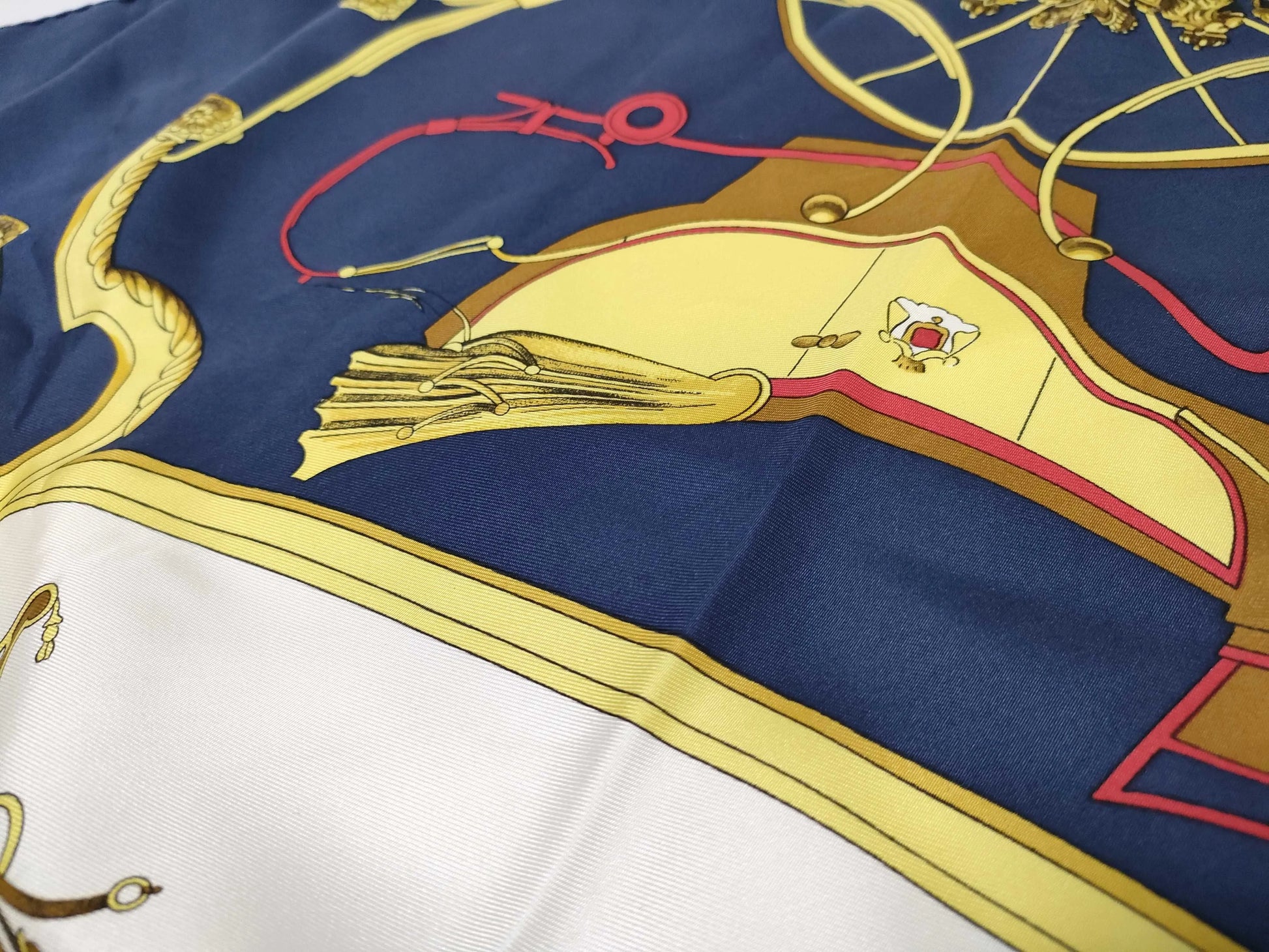 Hermes Carré 90 Silk multicolor, Multicolour, Silk, Scarf