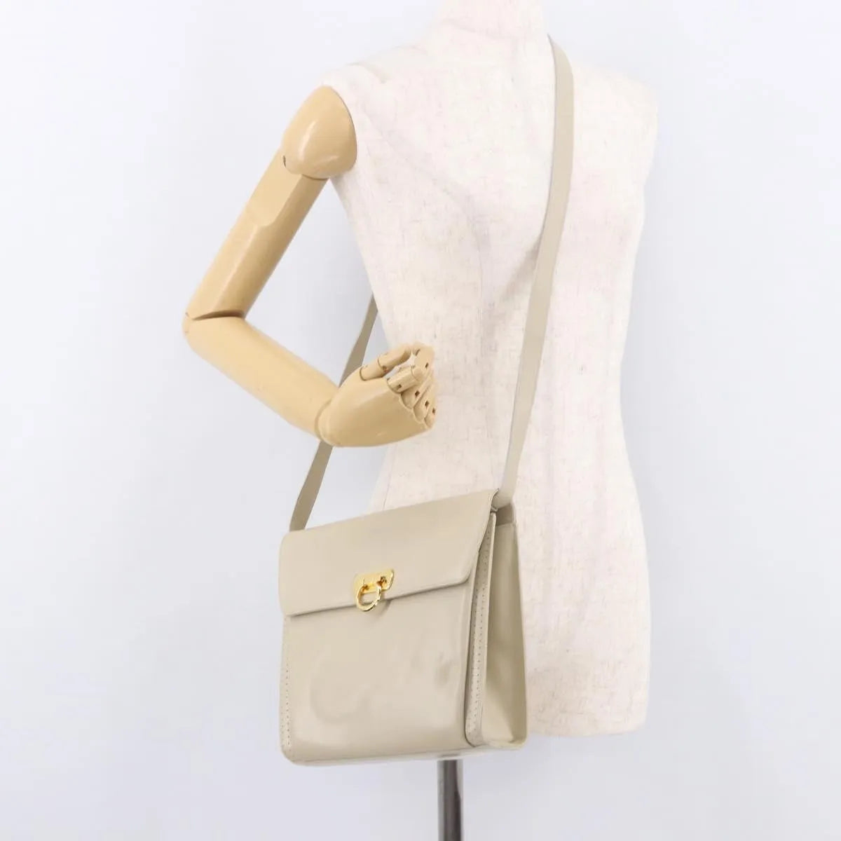 Salvatore Ferragamo Gancini Leather, Beige, Leather, Shoulder Bag